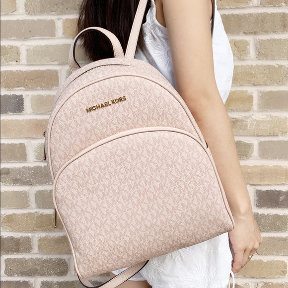 Michael kors signature backpack Pick 1 - Picture 2 of 8